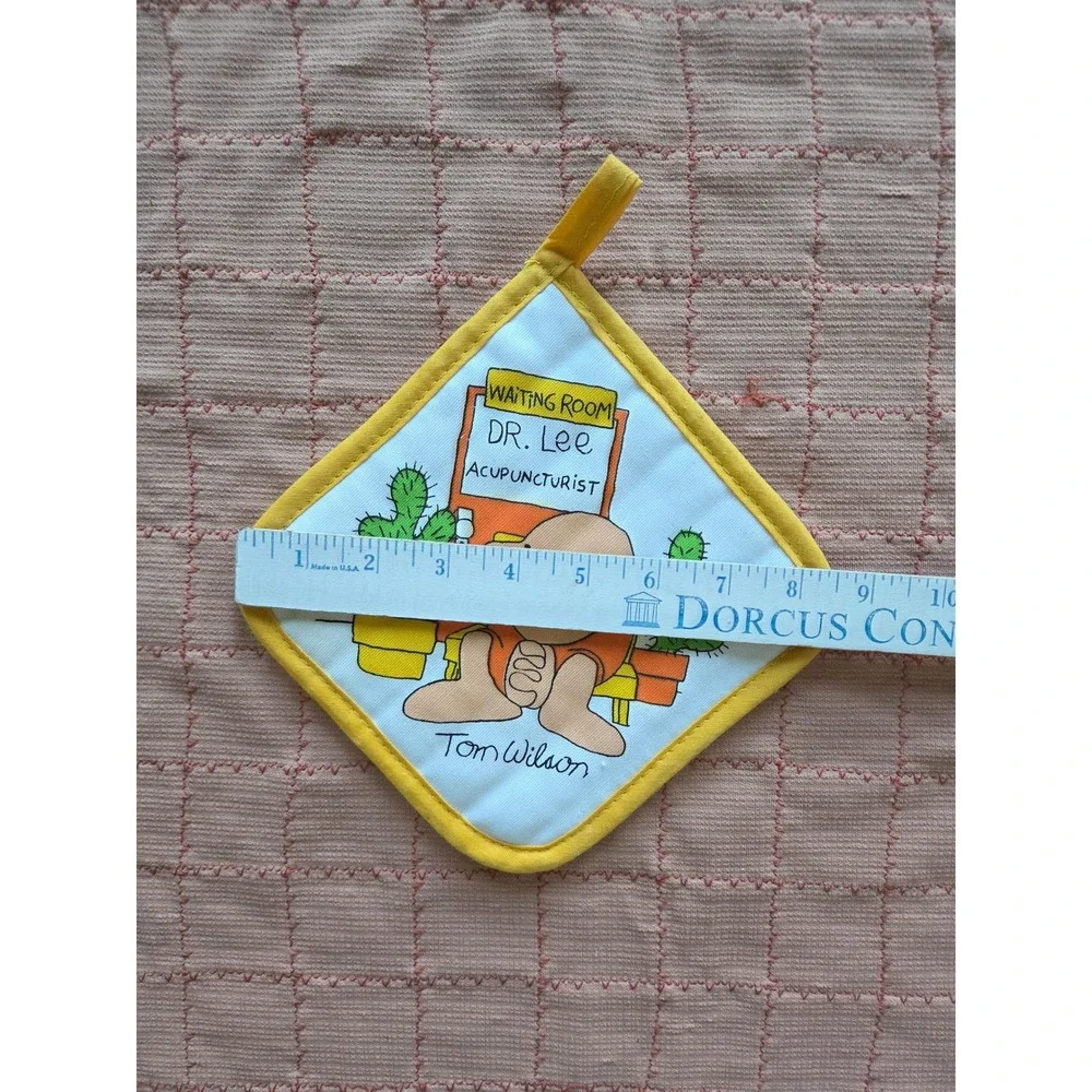 Vintage Ziggy Tom Wilson Pot Holder Dr Lee Acupuncturist Yellow Quilted Kitchen